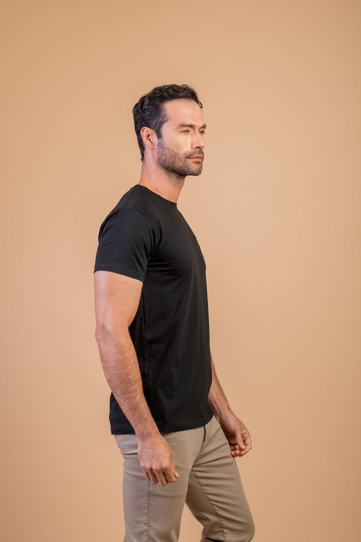 CAMISETA SLIM FIT NEGRO