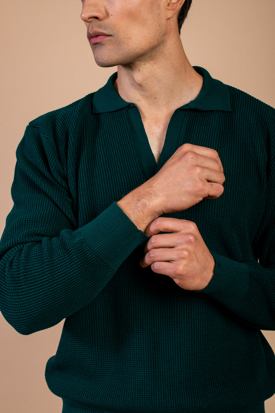 SWETER CUELLO V VERDE BOTELLA
