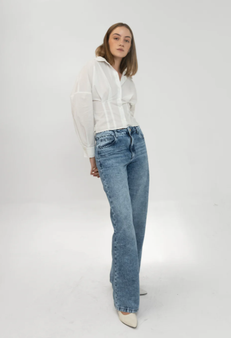 JEANS THE ESSENTIAL