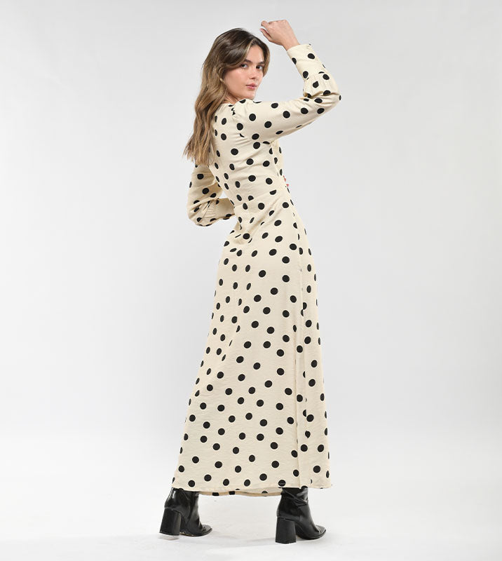 VESTIDO BEIGE CUELLO CUADRADO PUNTOS