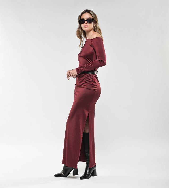 VESTIDO LARGO HOMBRO CAÍDO VINOTINTO