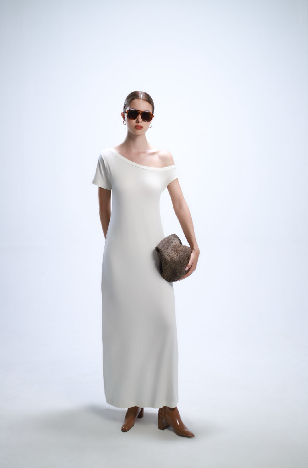 THE ASSYMETRIC DRESS CREMA