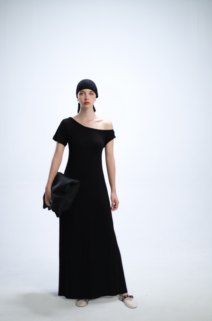 THE ASSYMETRIC DRESS NEGRO