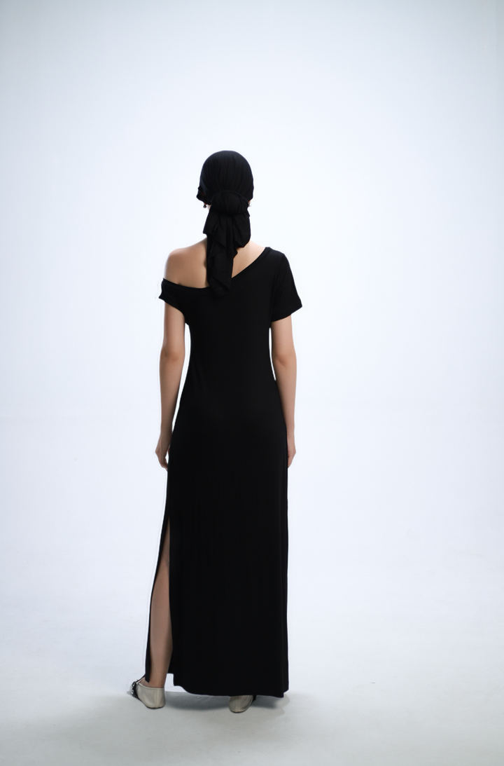 THE ASSYMETRIC DRESS NEGRO