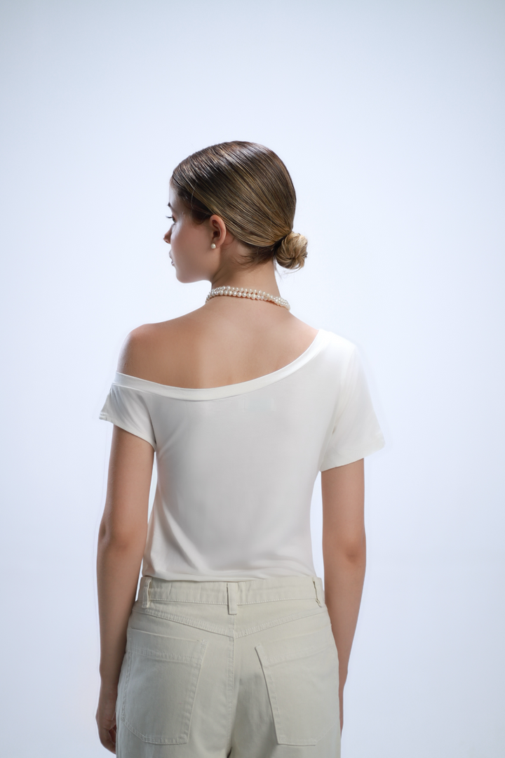 THE ASSYMETRIC T SHIRT