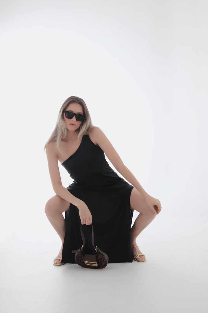 THE OFF SHOULDER DRESS NEGRO