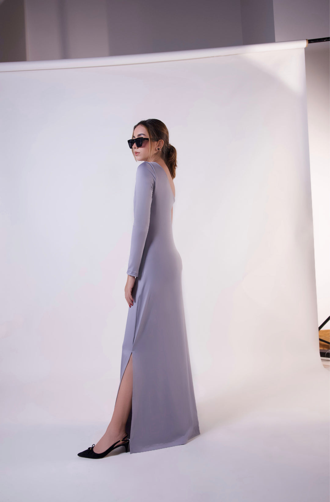 THE ONE SHOULDER MAXI DRESS PLATINO