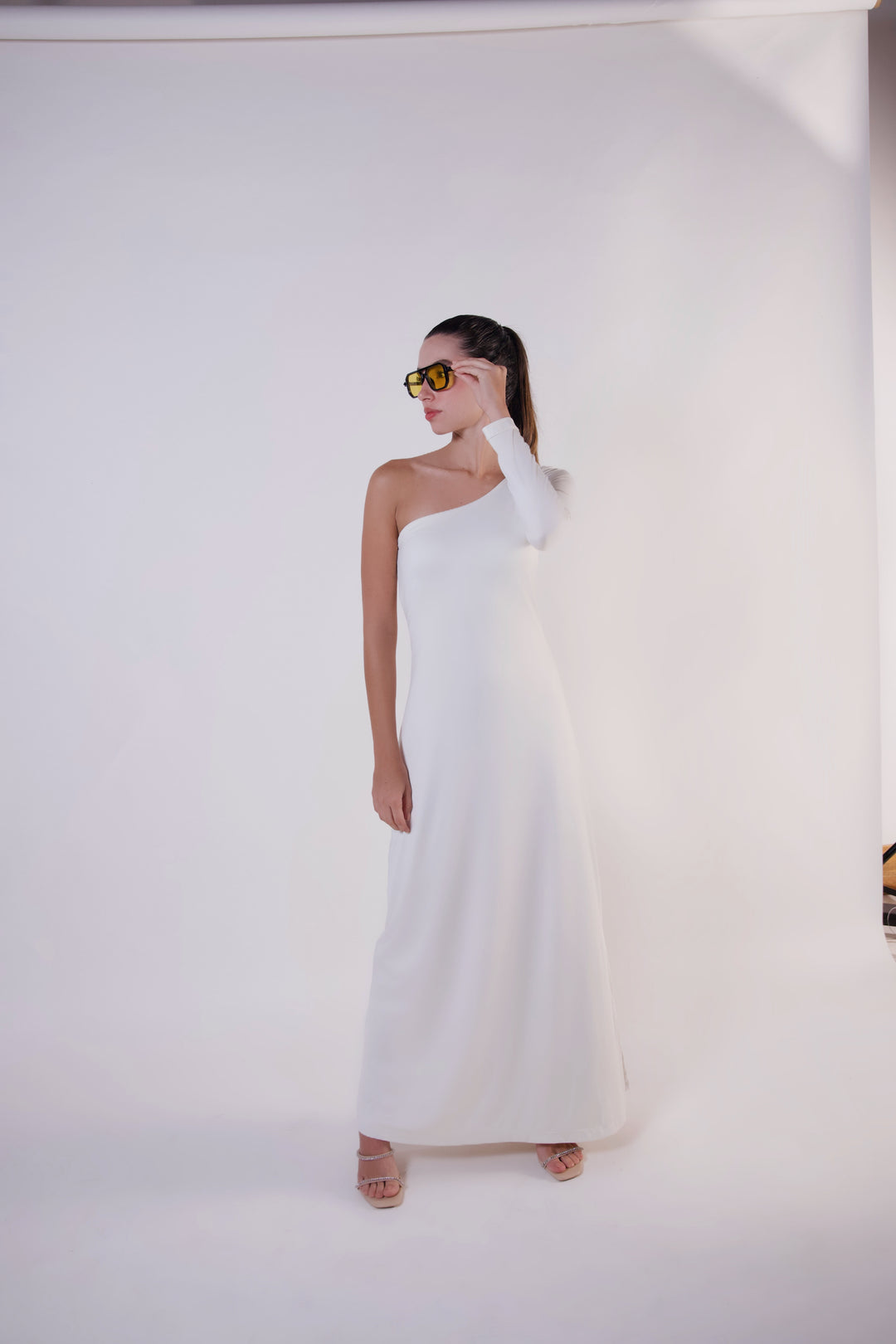 THE ONE SHOULDER MAXI DRESS CREMA