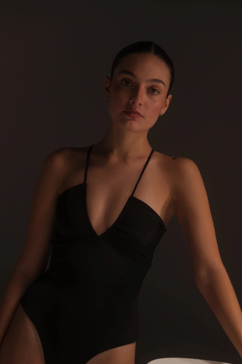 BODY ESCOTE AMARRE CUELLO NEGRO