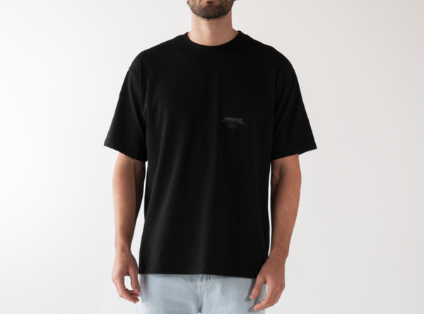 Camiseta & T-Shirt Winterlands Semioversize Negra