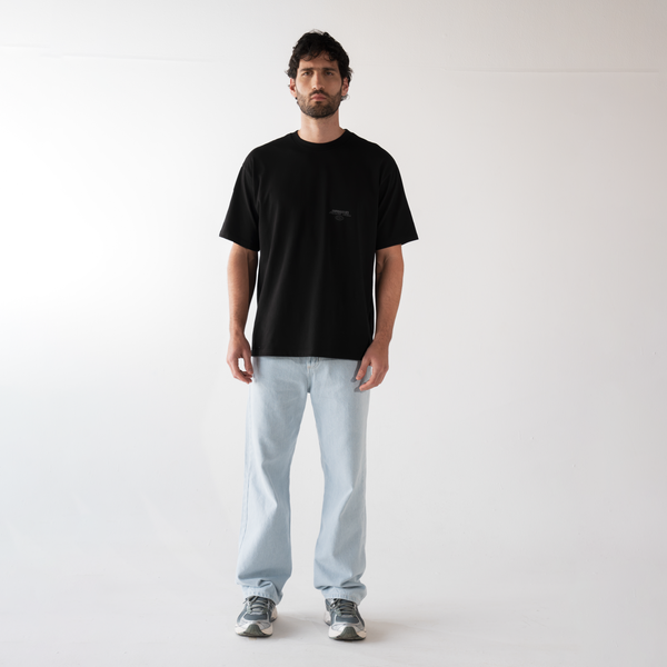 Camiseta & T-Shirt Winterlands Semioversize Negra